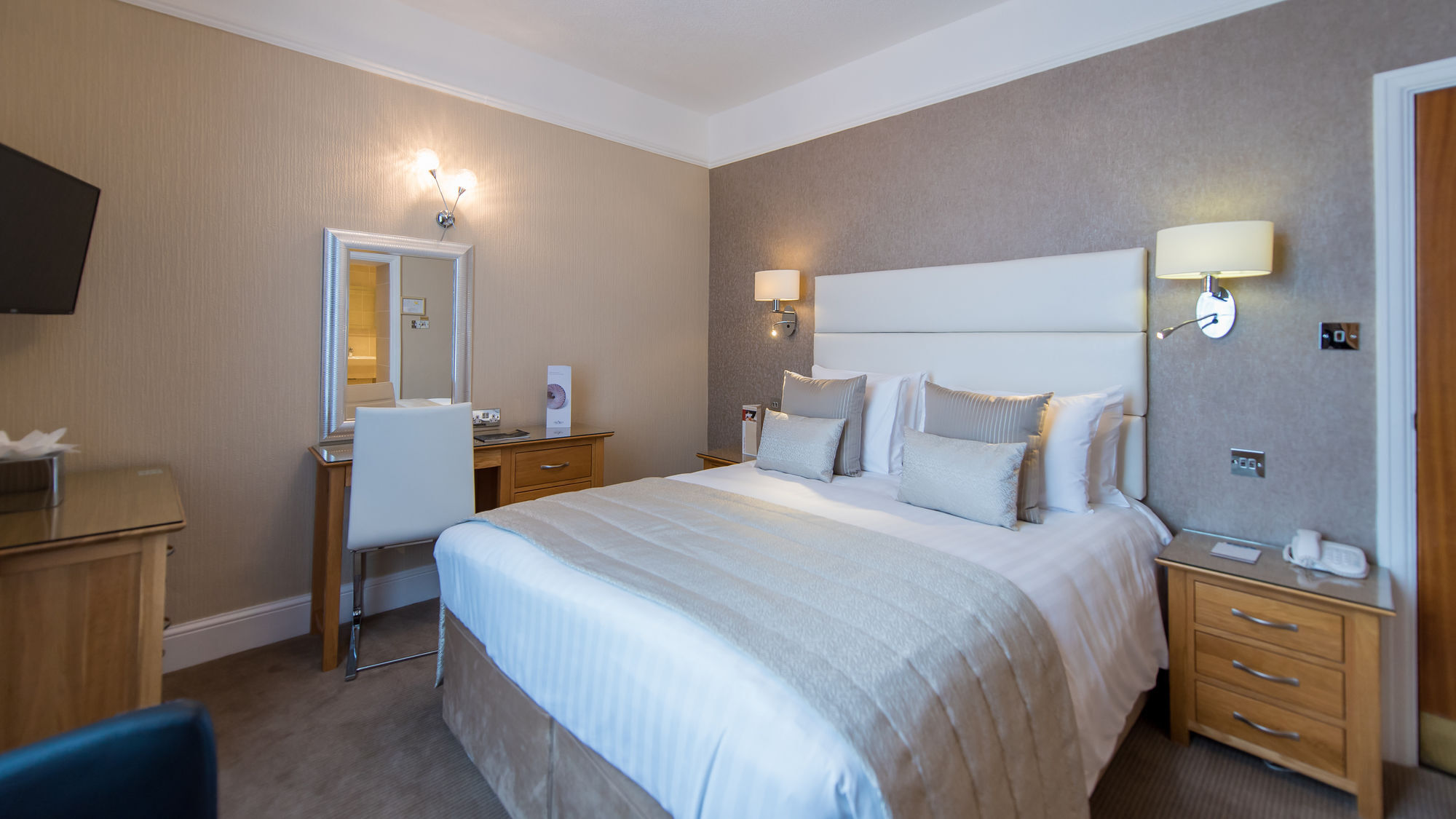 The Park Hotel Μπάρνστεϊπλ Εξωτερικό φωτογραφία